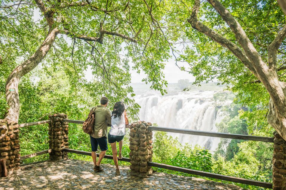 avani_victoria_falls_resort_viewing_lifestyle1