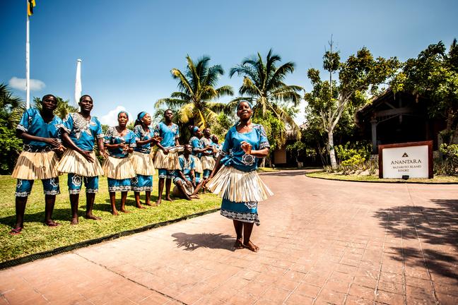 anantara_bazaruto_island_resort_local_dancers1