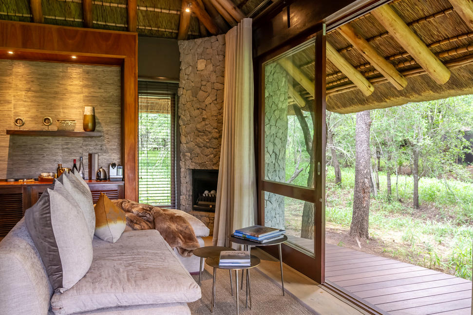 leadwood_suite_lounge_